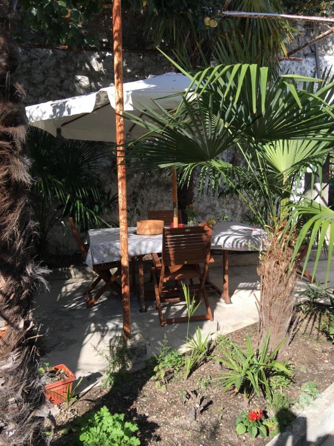 Palmera 모스타르 외부 사진